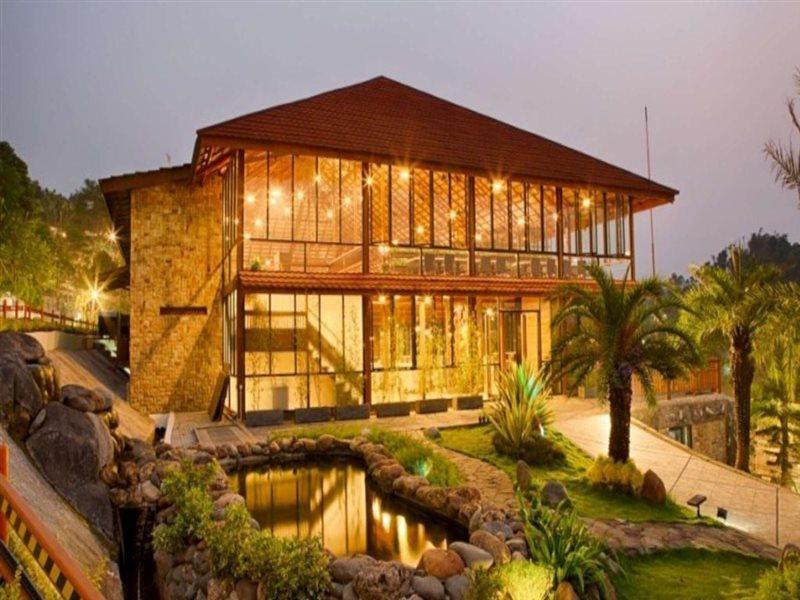 Jsi Resort Puncak Buitenkant foto