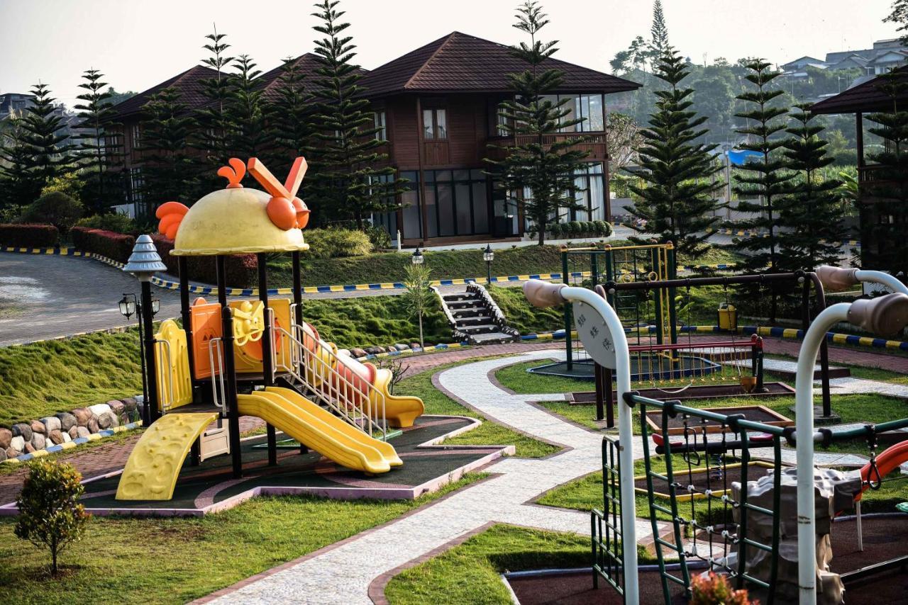 Jsi Resort Puncak Buitenkant foto