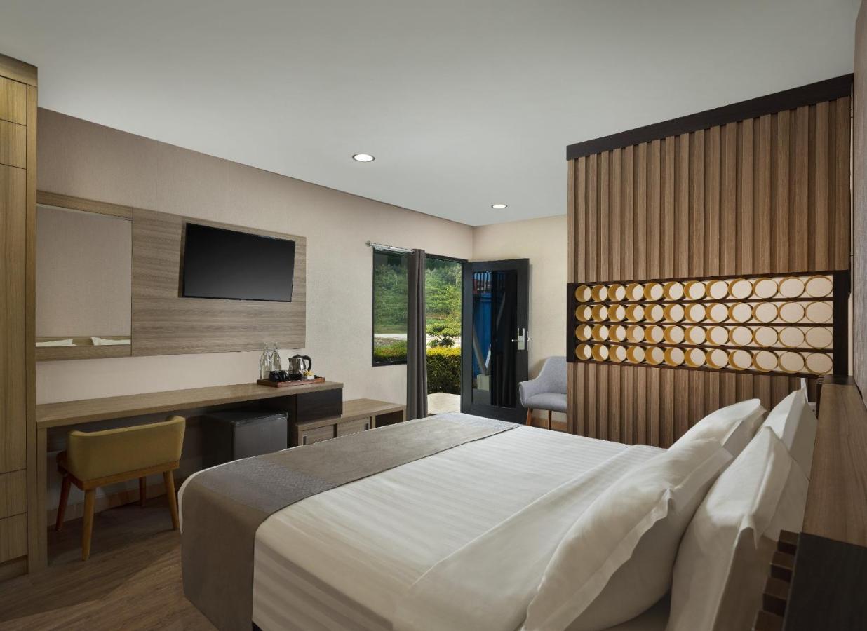 Jsi Resort Puncak Buitenkant foto