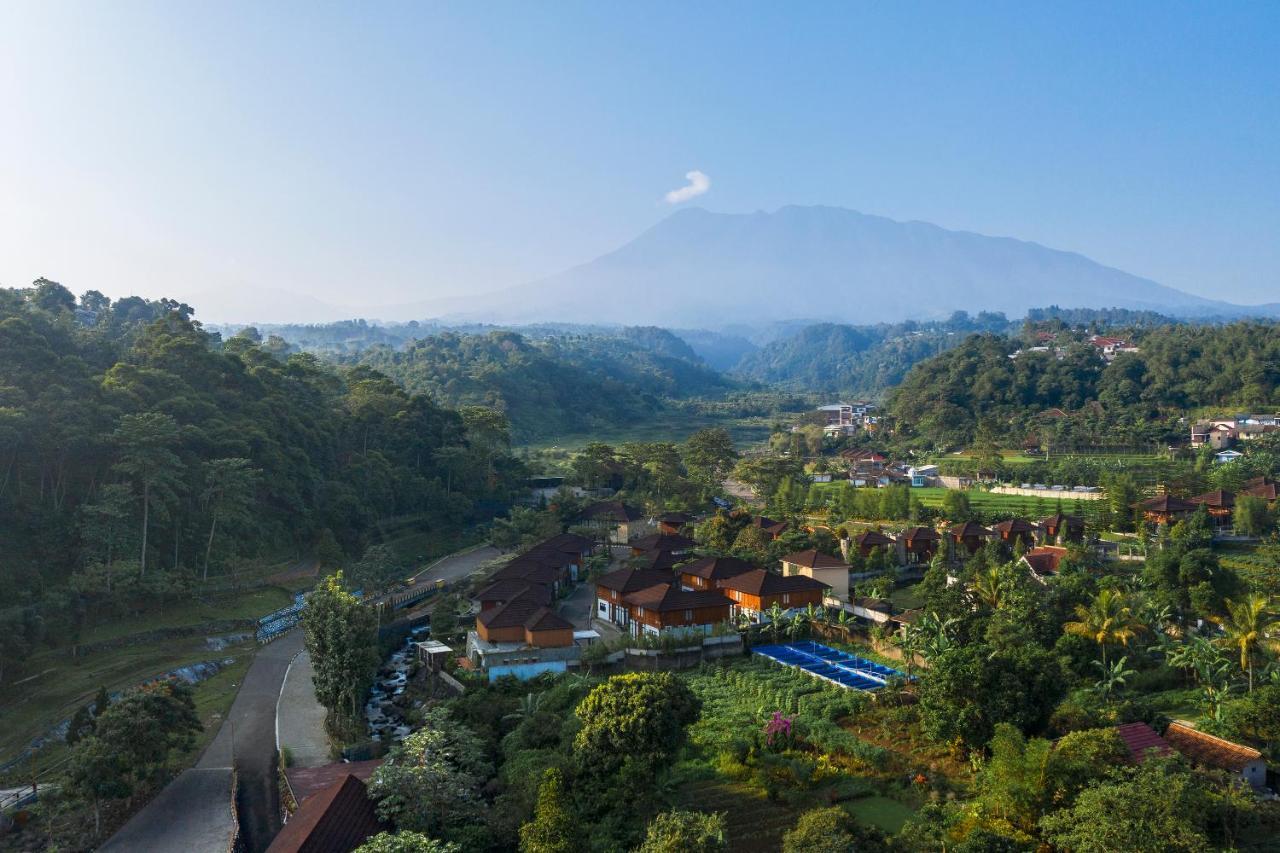 Jsi Resort Puncak Buitenkant foto